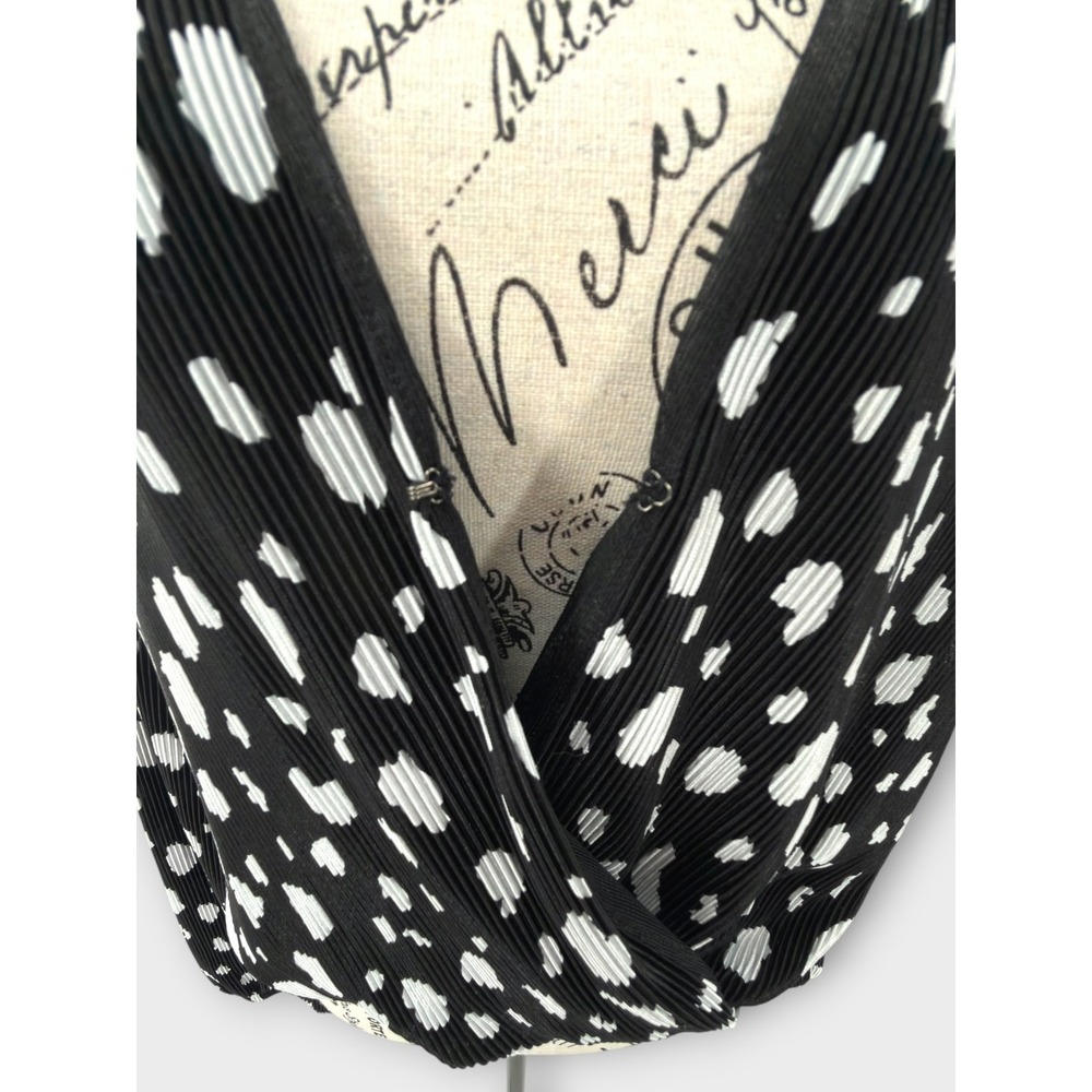 ASTR The Label Ribbed Dalmatian Wrap Blouse Surplice Women's Size M Black White - Picture 6 of 14